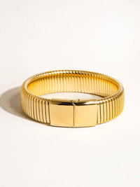 Stripe Bold Bangle: Yellow Gold