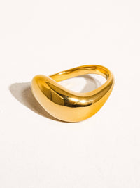 Classic Wavy Band: Yellow Gold