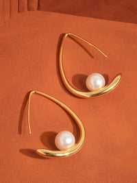 Classic Pearl Drop Earring: Yellow Gold